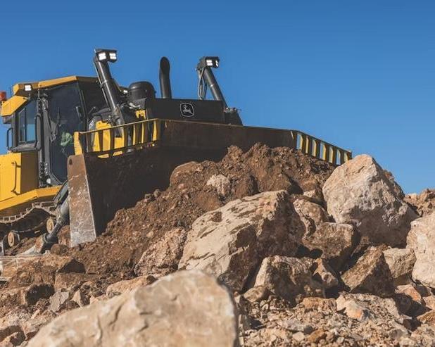 Компания John Deere расширяет линейку больших бульдозеров моделями 950P и 1050