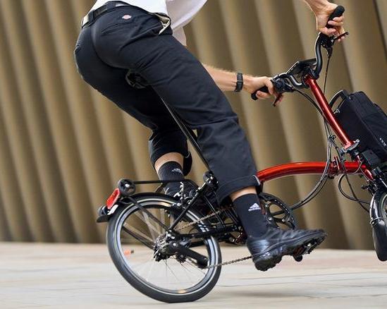 Новый подход к увеличению передач: представлены электровелосипеды от Brompton с 12 скоростями