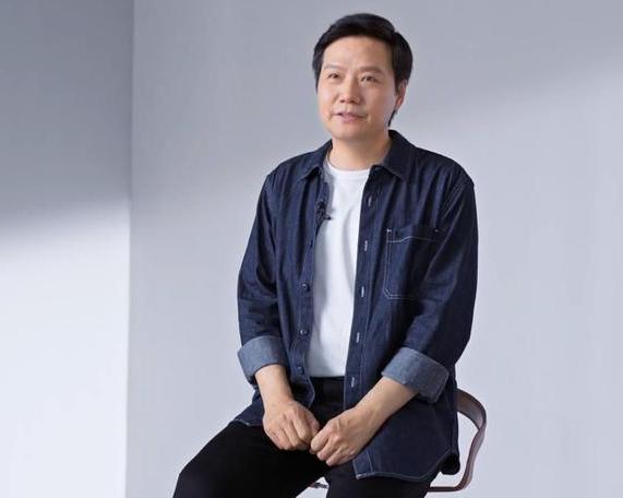 «Смартфон с колёсами» и 3400 инженеров. Глава Xiaomi рассказывает о новом электромобиле