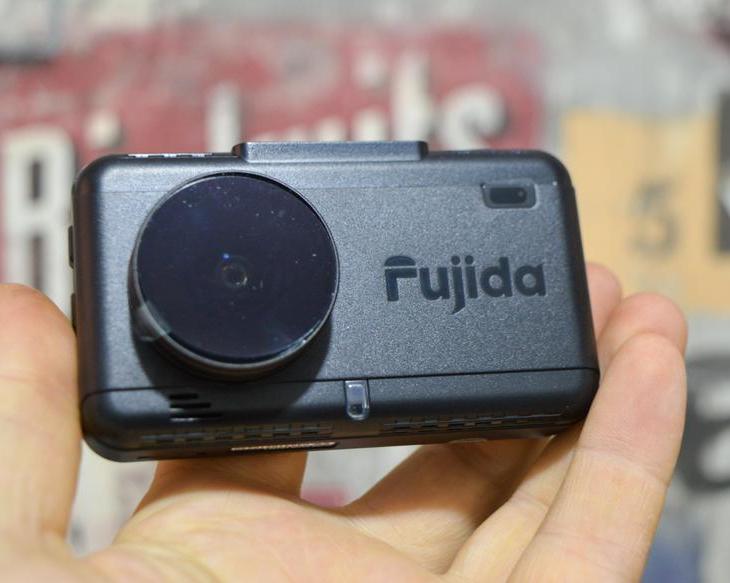 Обзор видеорегистратора Fujida Zoom Smart S WiFi с GPS, радар